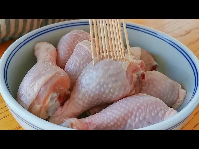 【小穎美食】快過年了,教你雞腿新吃法,不油炸不水煮,香氣四溢,好吃又好看!